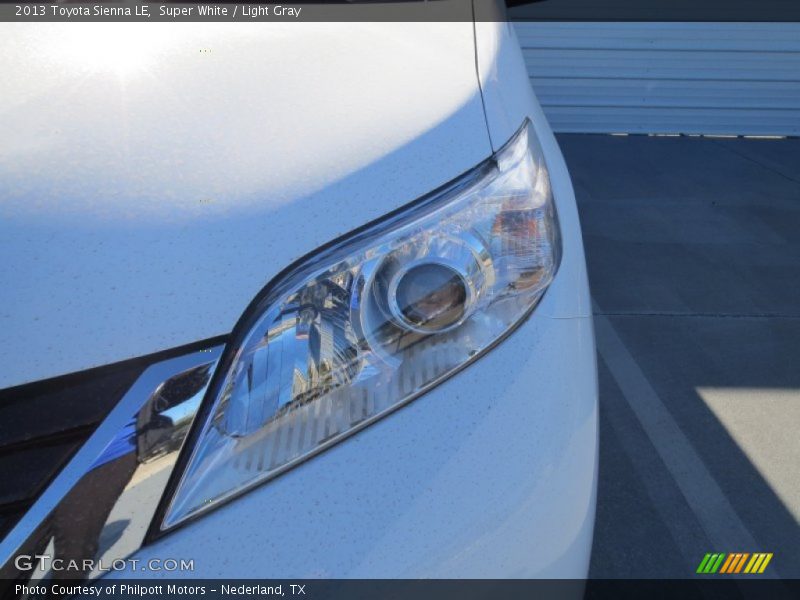 Super White / Light Gray 2013 Toyota Sienna LE