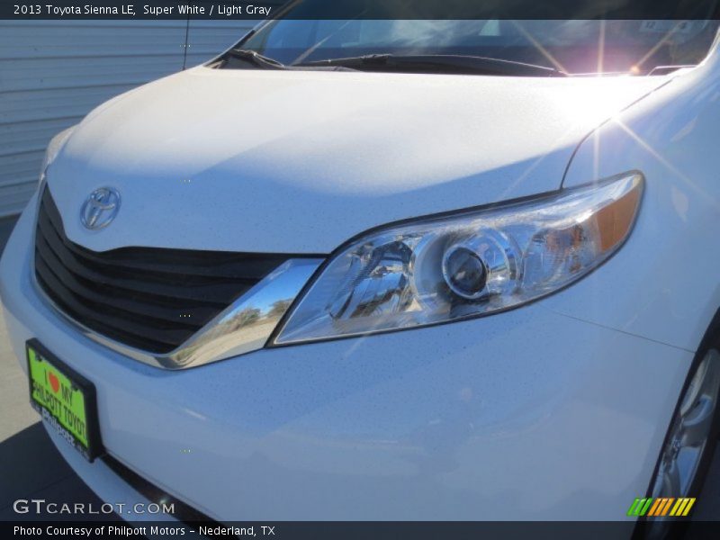 Super White / Light Gray 2013 Toyota Sienna LE