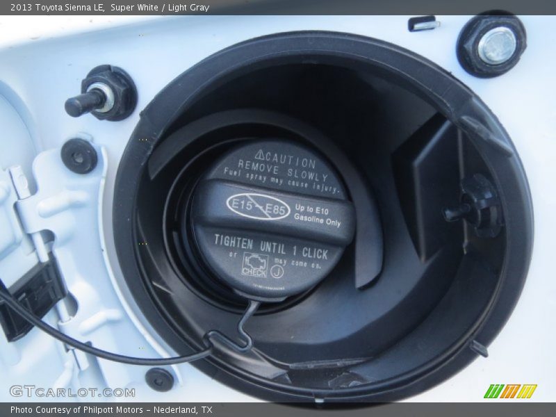 Super White / Light Gray 2013 Toyota Sienna LE