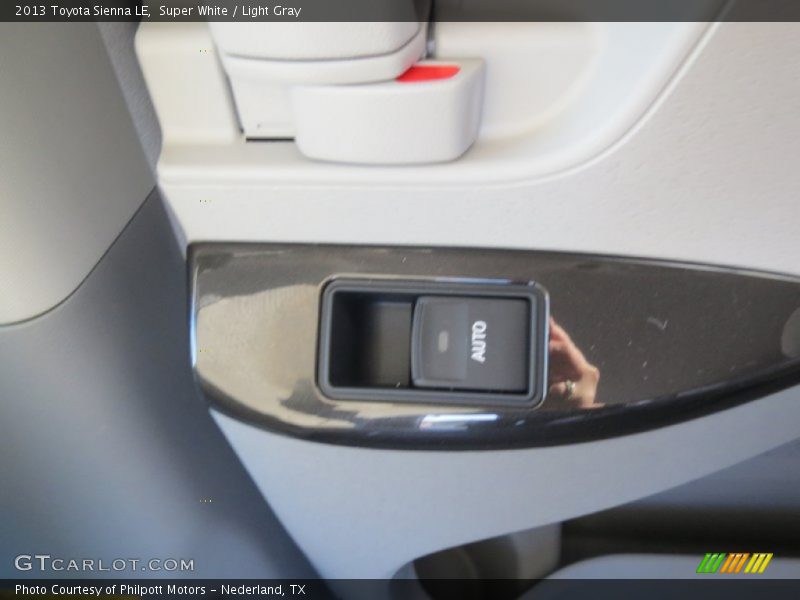 Super White / Light Gray 2013 Toyota Sienna LE