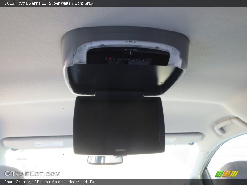Super White / Light Gray 2013 Toyota Sienna LE