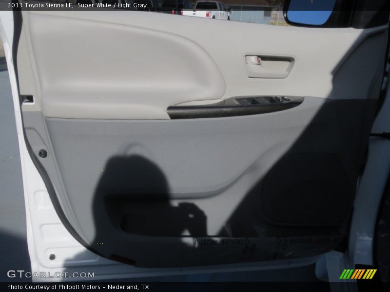 Super White / Light Gray 2013 Toyota Sienna LE