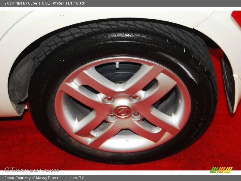 White Pearl / Black 2010 Nissan Cube 1.8 SL