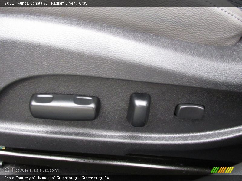 Radiant Silver / Gray 2011 Hyundai Sonata SE