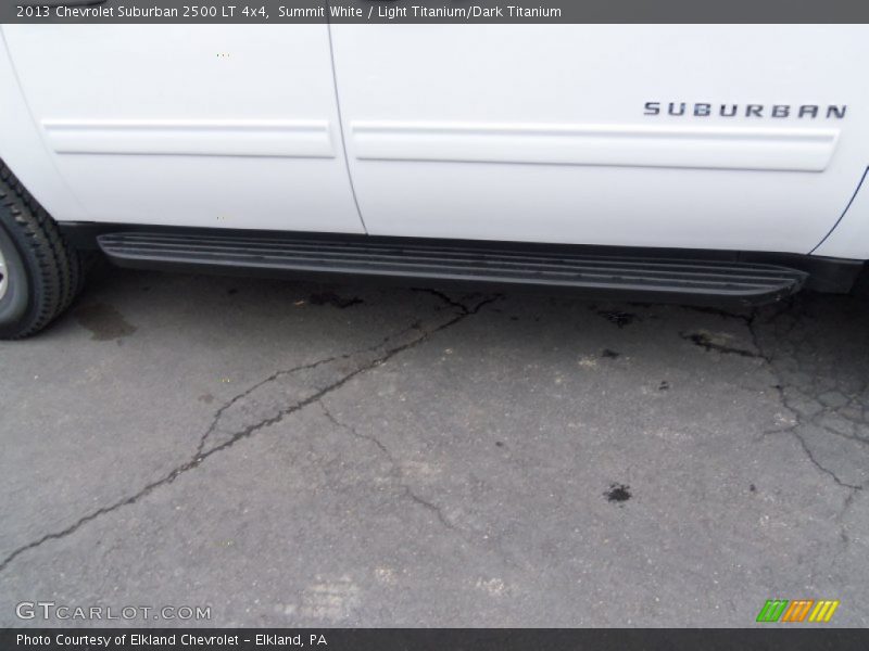 Summit White / Light Titanium/Dark Titanium 2013 Chevrolet Suburban 2500 LT 4x4