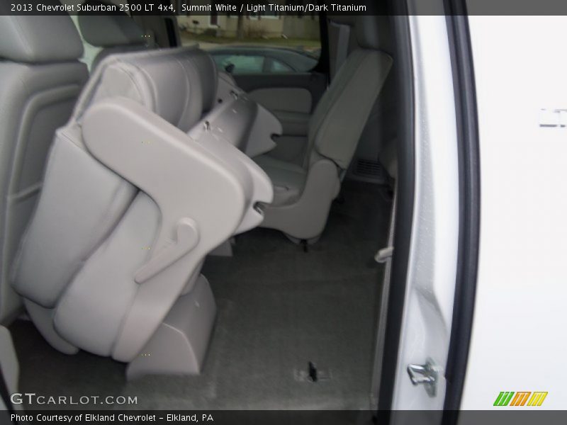 Summit White / Light Titanium/Dark Titanium 2013 Chevrolet Suburban 2500 LT 4x4