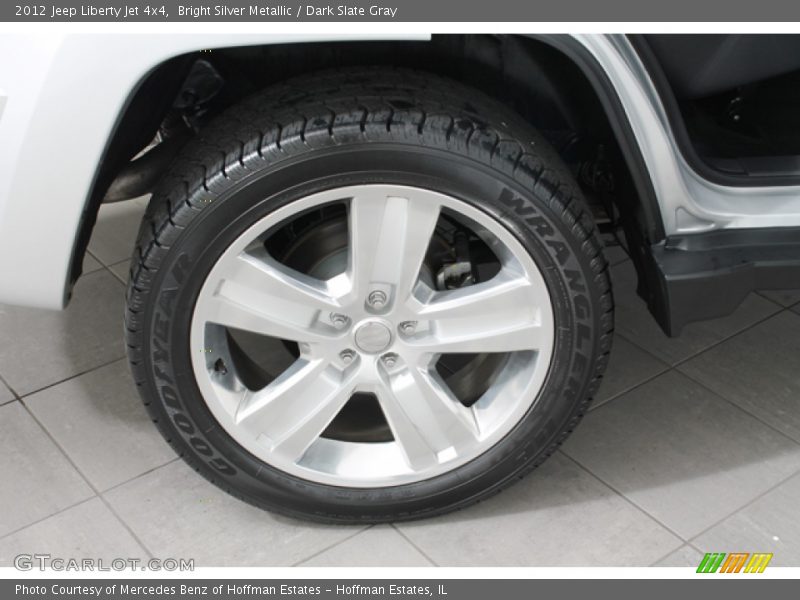Bright Silver Metallic / Dark Slate Gray 2012 Jeep Liberty Jet 4x4