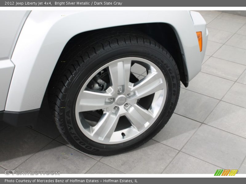 Bright Silver Metallic / Dark Slate Gray 2012 Jeep Liberty Jet 4x4