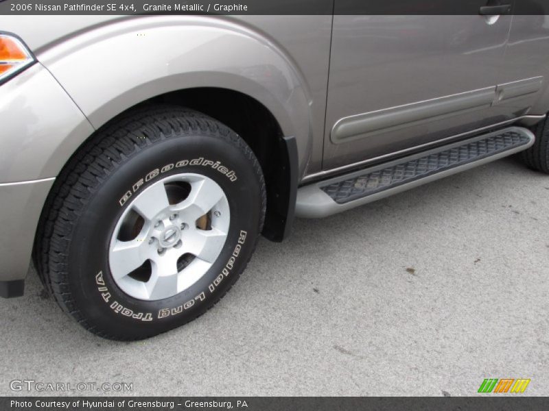 Granite Metallic / Graphite 2006 Nissan Pathfinder SE 4x4