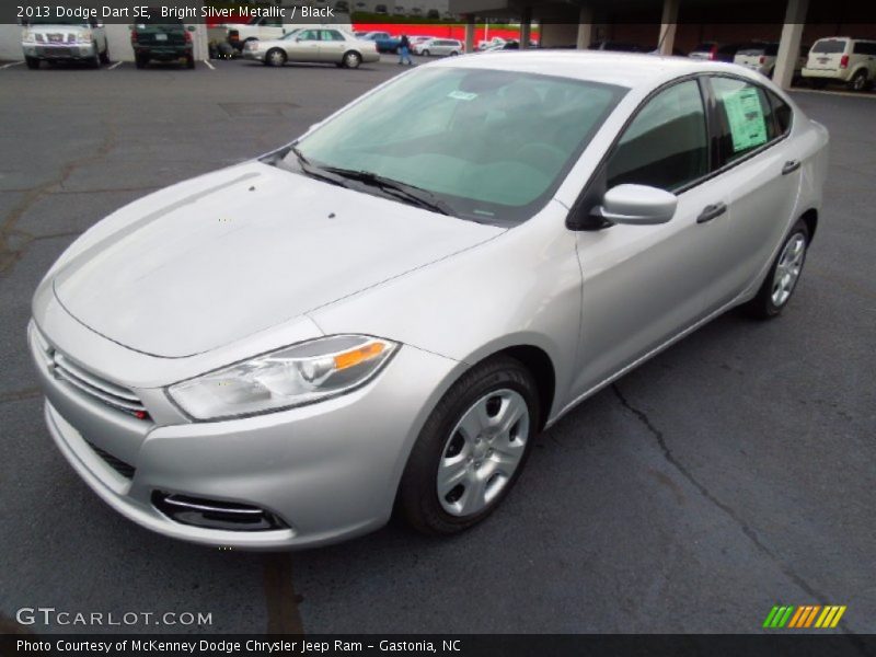 Front 3/4 View of 2013 Dart SE