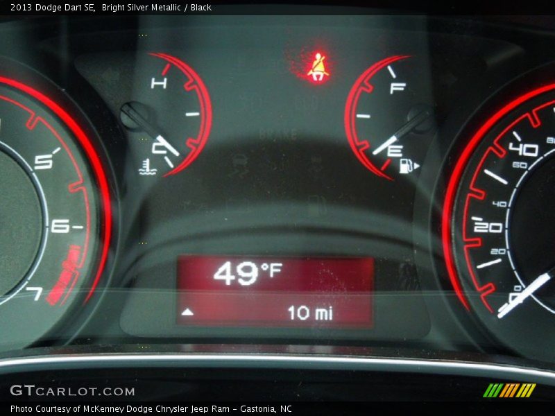 Bright Silver Metallic / Black 2013 Dodge Dart SE