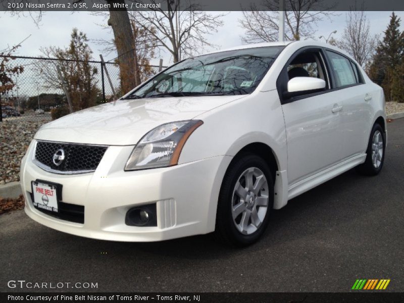 Aspen White / Charcoal 2010 Nissan Sentra 2.0 SR
