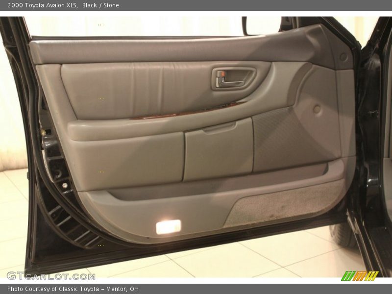 Black / Stone 2000 Toyota Avalon XLS