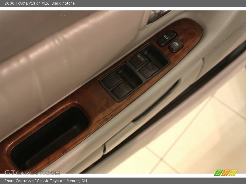 Black / Stone 2000 Toyota Avalon XLS