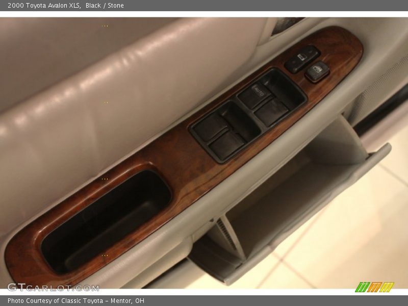 Black / Stone 2000 Toyota Avalon XLS