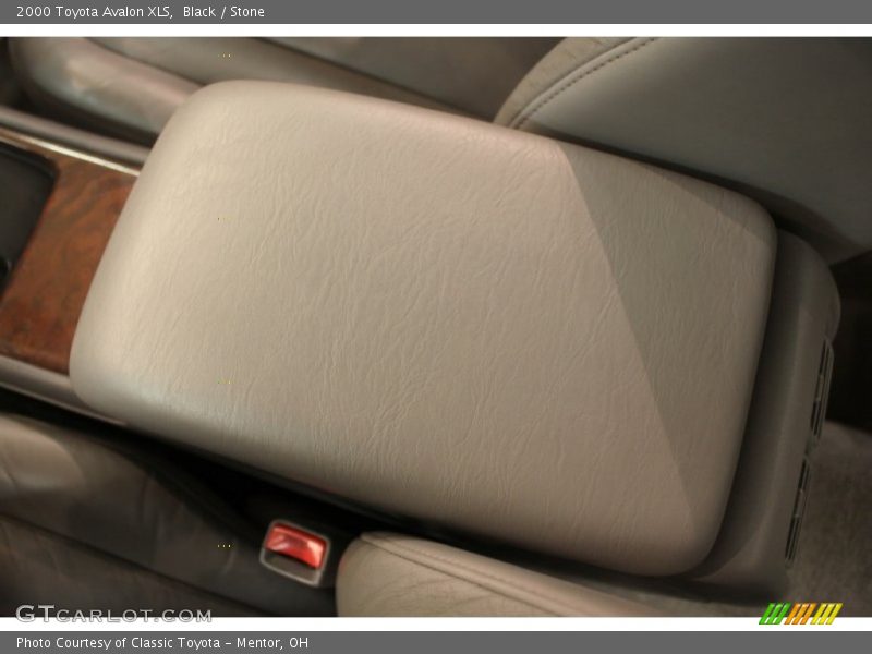 Black / Stone 2000 Toyota Avalon XLS