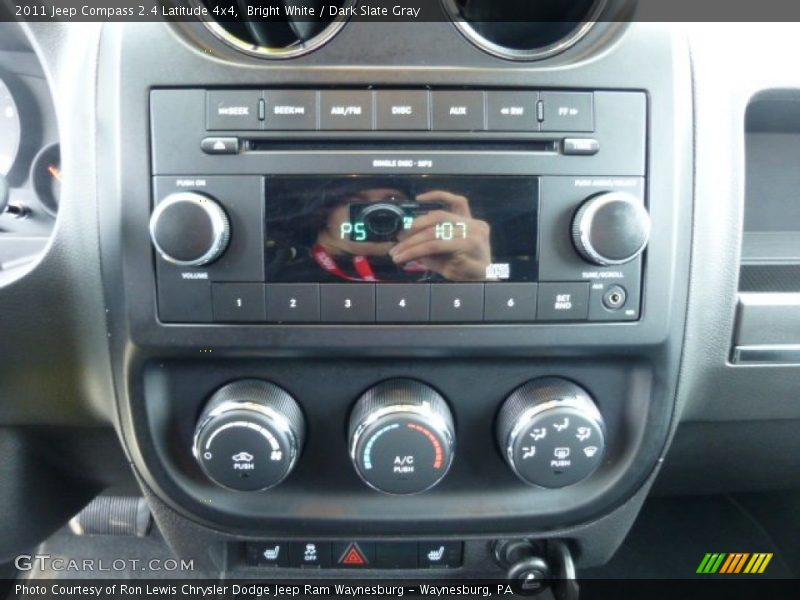 Bright White / Dark Slate Gray 2011 Jeep Compass 2.4 Latitude 4x4