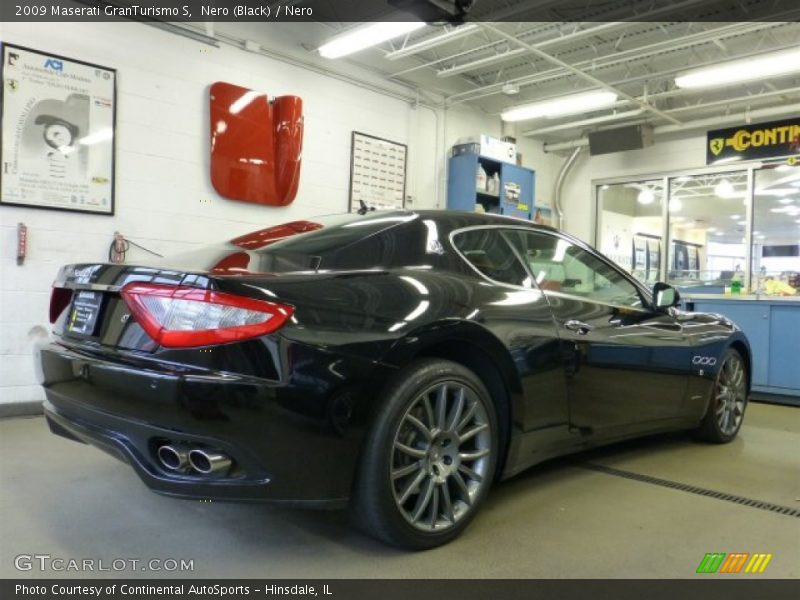 Nero (Black) / Nero 2009 Maserati GranTurismo S
