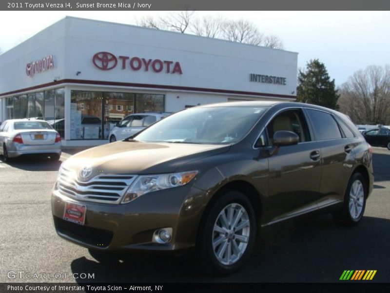 Sunset Bronze Mica / Ivory 2011 Toyota Venza I4