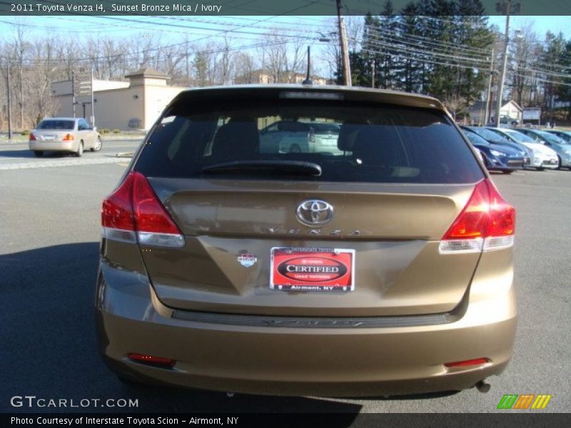 Sunset Bronze Mica / Ivory 2011 Toyota Venza I4