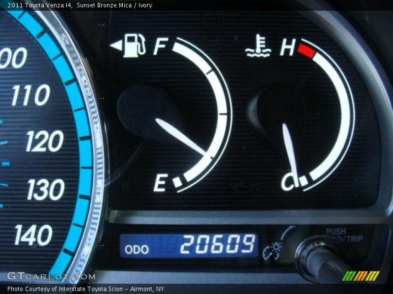 Sunset Bronze Mica / Ivory 2011 Toyota Venza I4