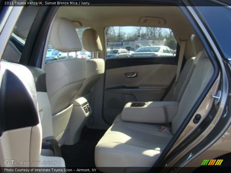 Sunset Bronze Mica / Ivory 2011 Toyota Venza I4