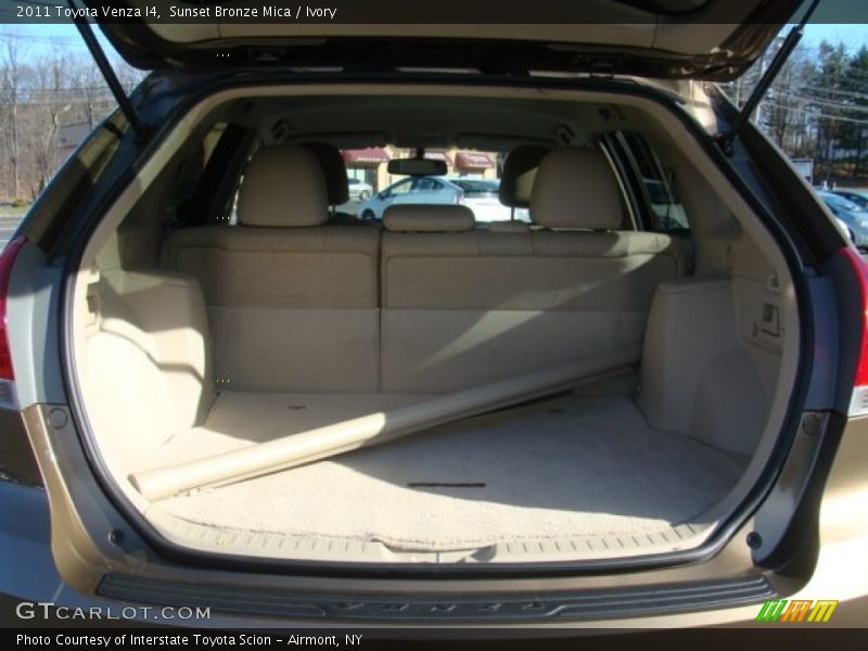 Sunset Bronze Mica / Ivory 2011 Toyota Venza I4