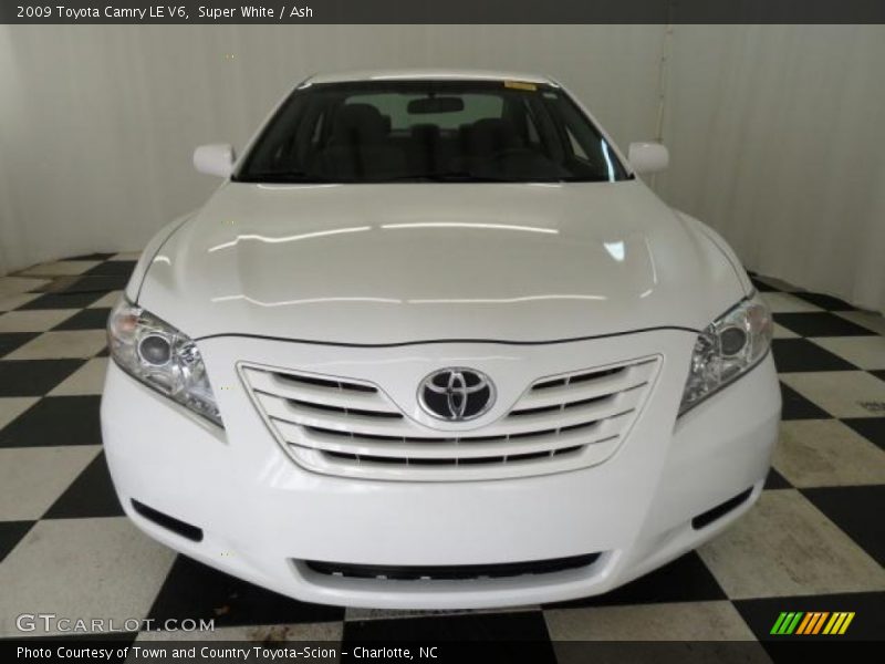 Super White / Ash 2009 Toyota Camry LE V6