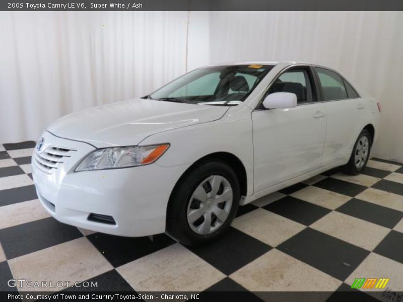 Super White / Ash 2009 Toyota Camry LE V6