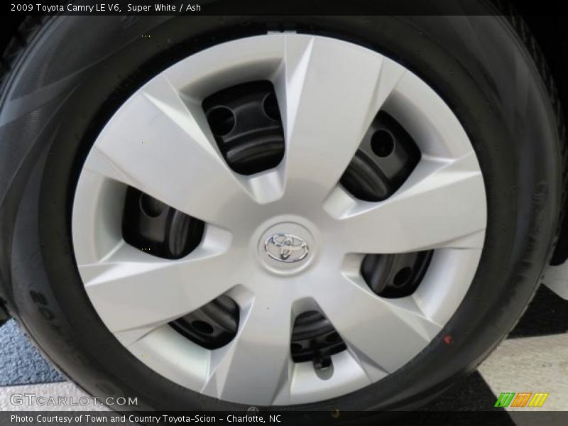 Super White / Ash 2009 Toyota Camry LE V6