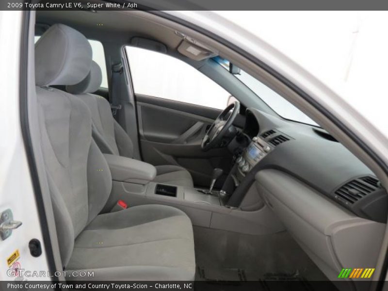 Super White / Ash 2009 Toyota Camry LE V6