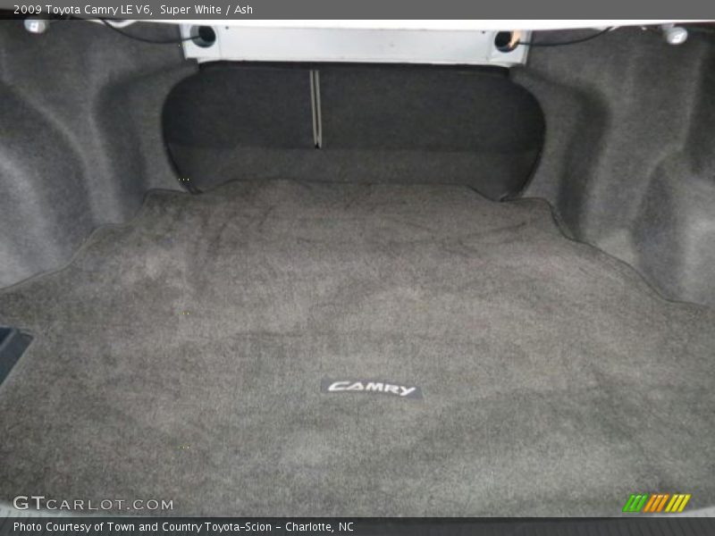 Super White / Ash 2009 Toyota Camry LE V6