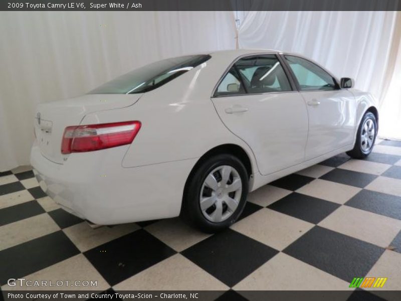 Super White / Ash 2009 Toyota Camry LE V6