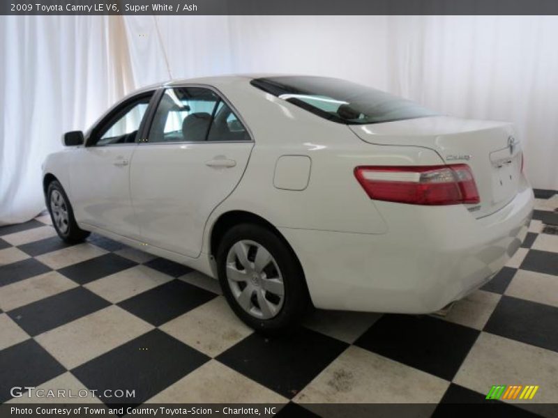 Super White / Ash 2009 Toyota Camry LE V6