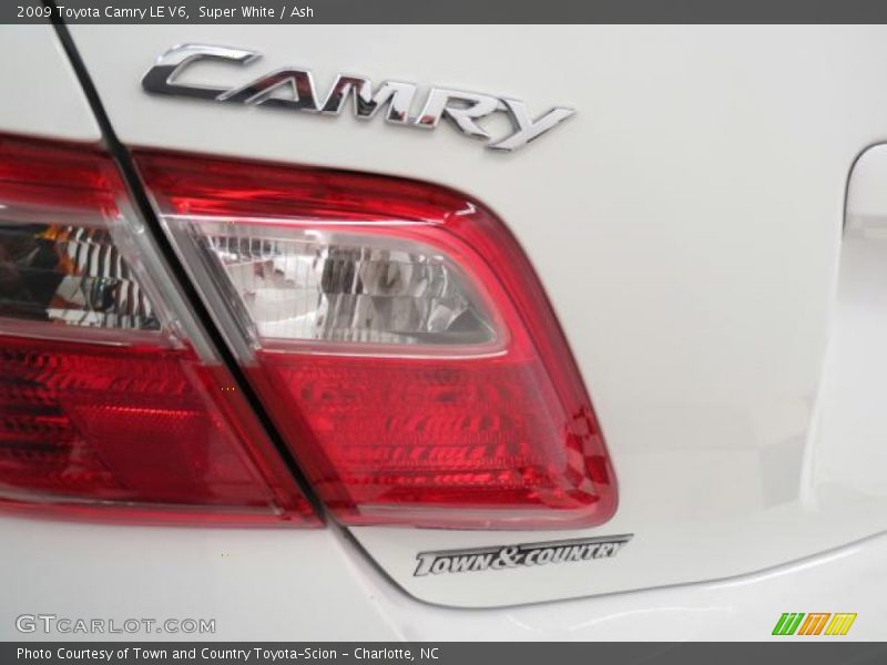 Super White / Ash 2009 Toyota Camry LE V6