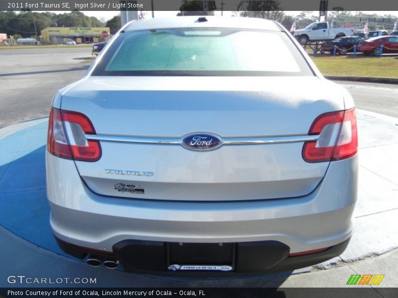 Ingot Silver / Light Stone 2011 Ford Taurus SE