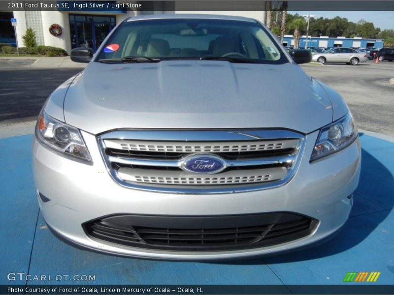 Ingot Silver / Light Stone 2011 Ford Taurus SE