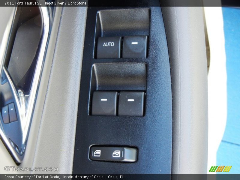 Ingot Silver / Light Stone 2011 Ford Taurus SE