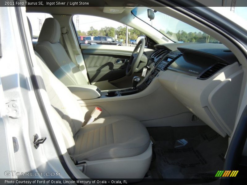Ingot Silver / Light Stone 2011 Ford Taurus SE