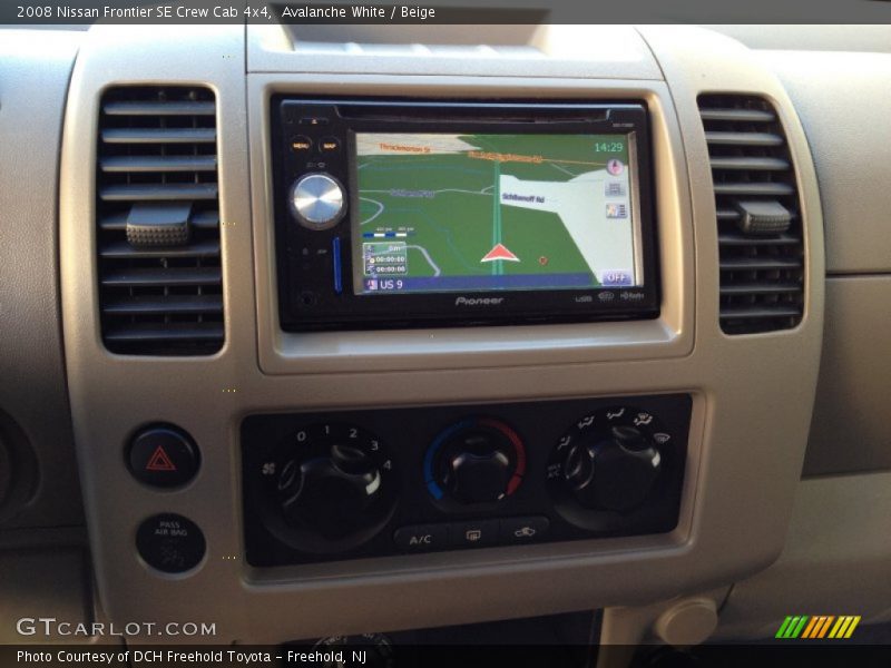 Avalanche White / Beige 2008 Nissan Frontier SE Crew Cab 4x4