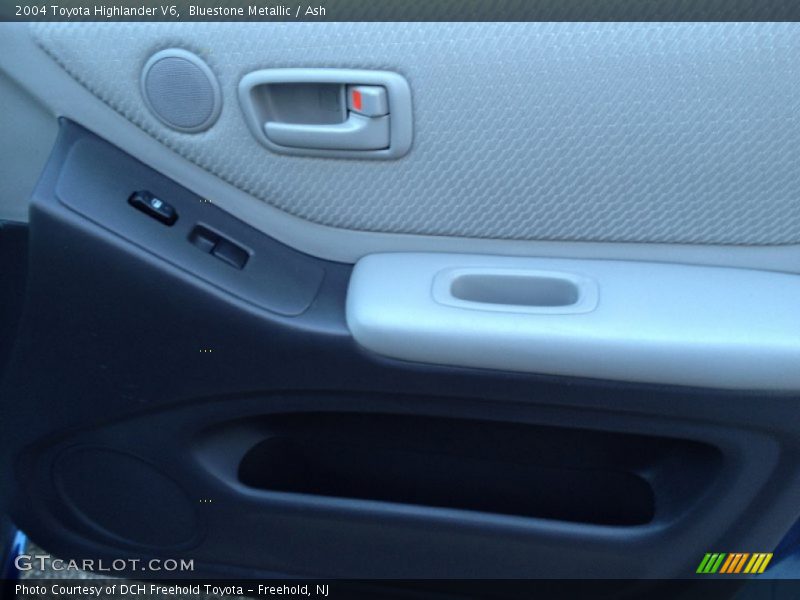 Bluestone Metallic / Ash 2004 Toyota Highlander V6