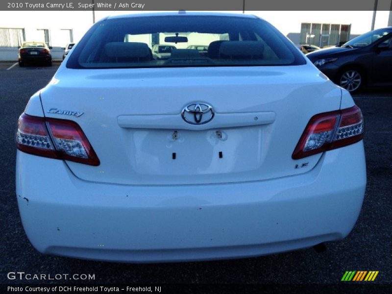 Super White / Ash Gray 2010 Toyota Camry LE