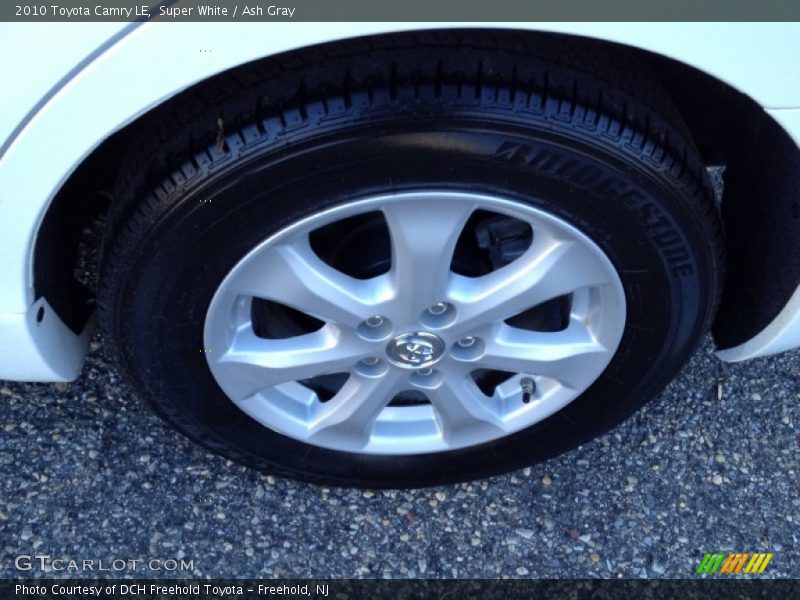 Super White / Ash Gray 2010 Toyota Camry LE