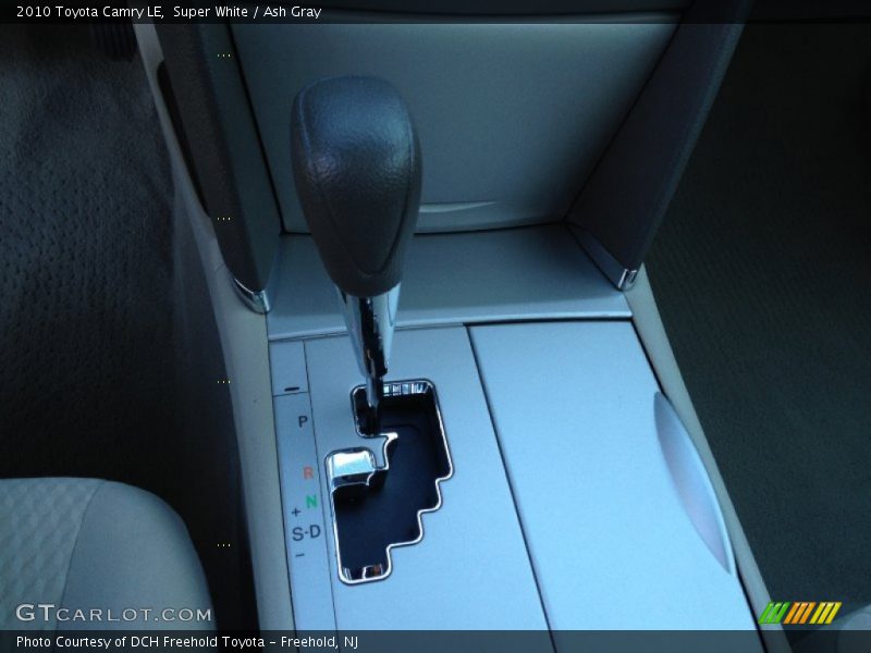 Super White / Ash Gray 2010 Toyota Camry LE