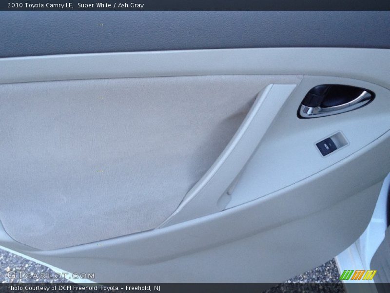 Super White / Ash Gray 2010 Toyota Camry LE