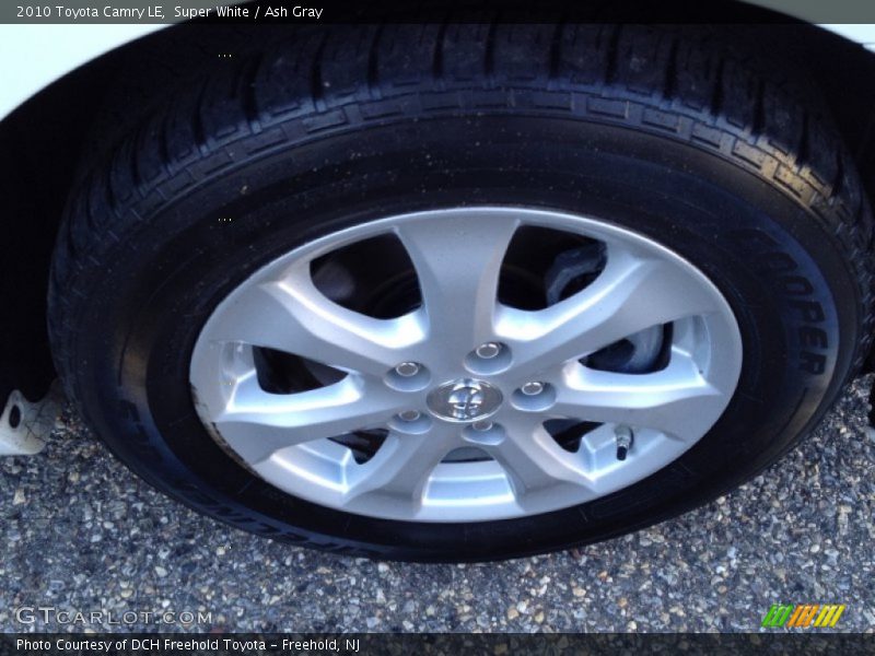 Super White / Ash Gray 2010 Toyota Camry LE