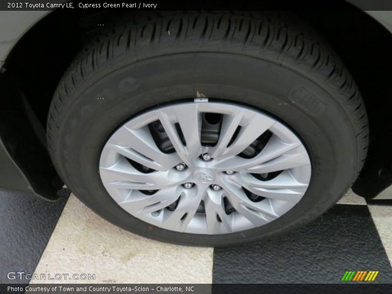 Cypress Green Pearl / Ivory 2012 Toyota Camry LE