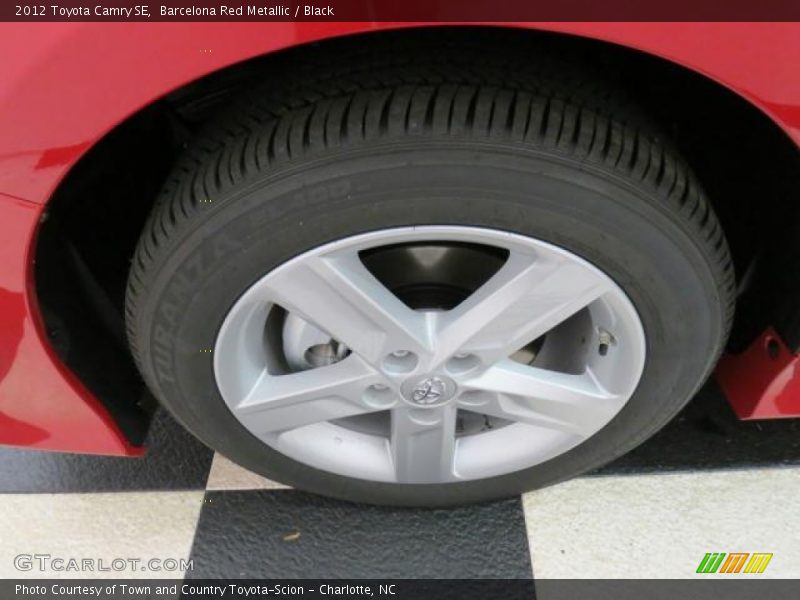 Barcelona Red Metallic / Black 2012 Toyota Camry SE