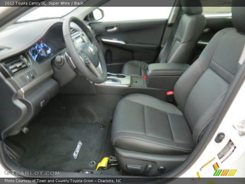 Super White / Black 2012 Toyota Camry SE