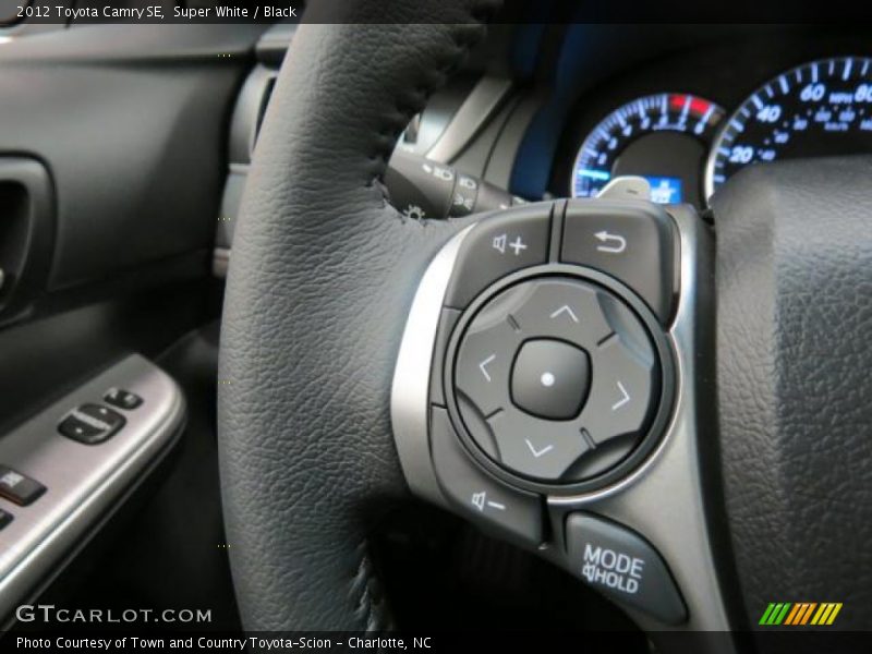 Super White / Black 2012 Toyota Camry SE